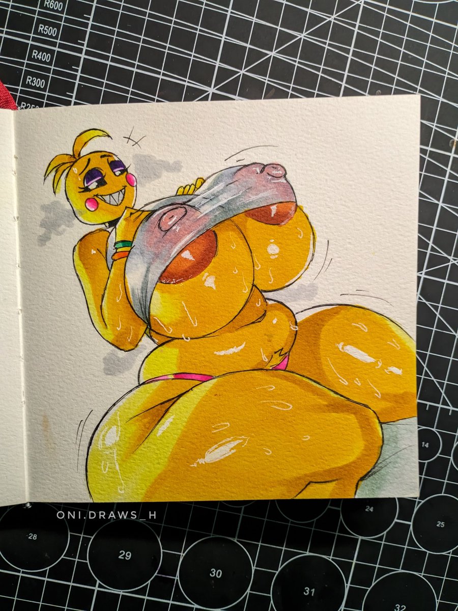 Dibujo de Toy chica 🔥
#FiveNightsAtFreeddys #toychica #rule34 #drawings #hentaiِart #milf #curvy