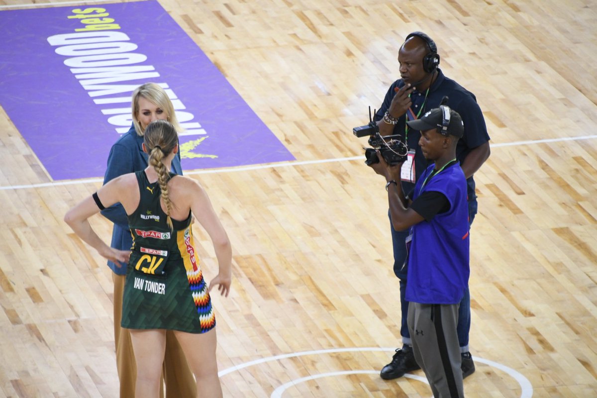SportArtsCultur's tweet photo. Final score. Full time. ๐๐ฅ
South Africa win 52 to 48 over England. ๐ช
Well done ! ๐๐
#SPARChallengeb #SANetball
#NetballTestSeries #InspiringANationOfWinners
#WeAreAllIn #ProudlySouthAfrican
#EllisParkArena #SupportWomensSport https://t.co/SLeY1bcgaS
