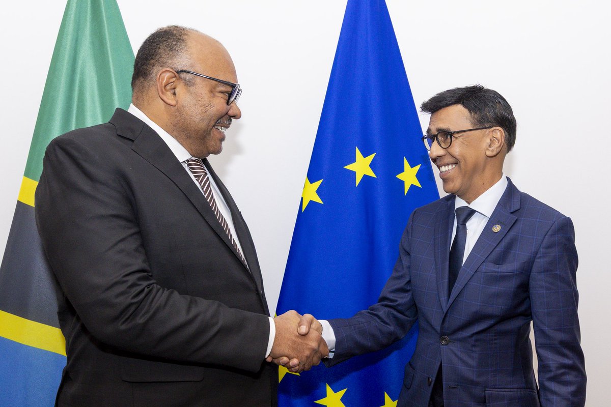 younousomarjee's tweet photo. 🔴 Aujourd’hui au Parlement européen, discussion riche, franche , respectueuse et constructive avec son Excellence Mahmoud Thabit Kombo , Ministre des Affaires Étrangères de la République de Tanzanie 🇹🇿 . 
Et son Excellence Prof. Palamagamba Kabudi, Ministre d’Etat auprès de la Présidente en charge des affaires spéciales. 
Nous avons abordé les relations UE–Tanzanie, les préoccupations du Parlement européen sur les droits et libertés, la situation de l’opposition et les défis régionaux.@RobertaMetsola