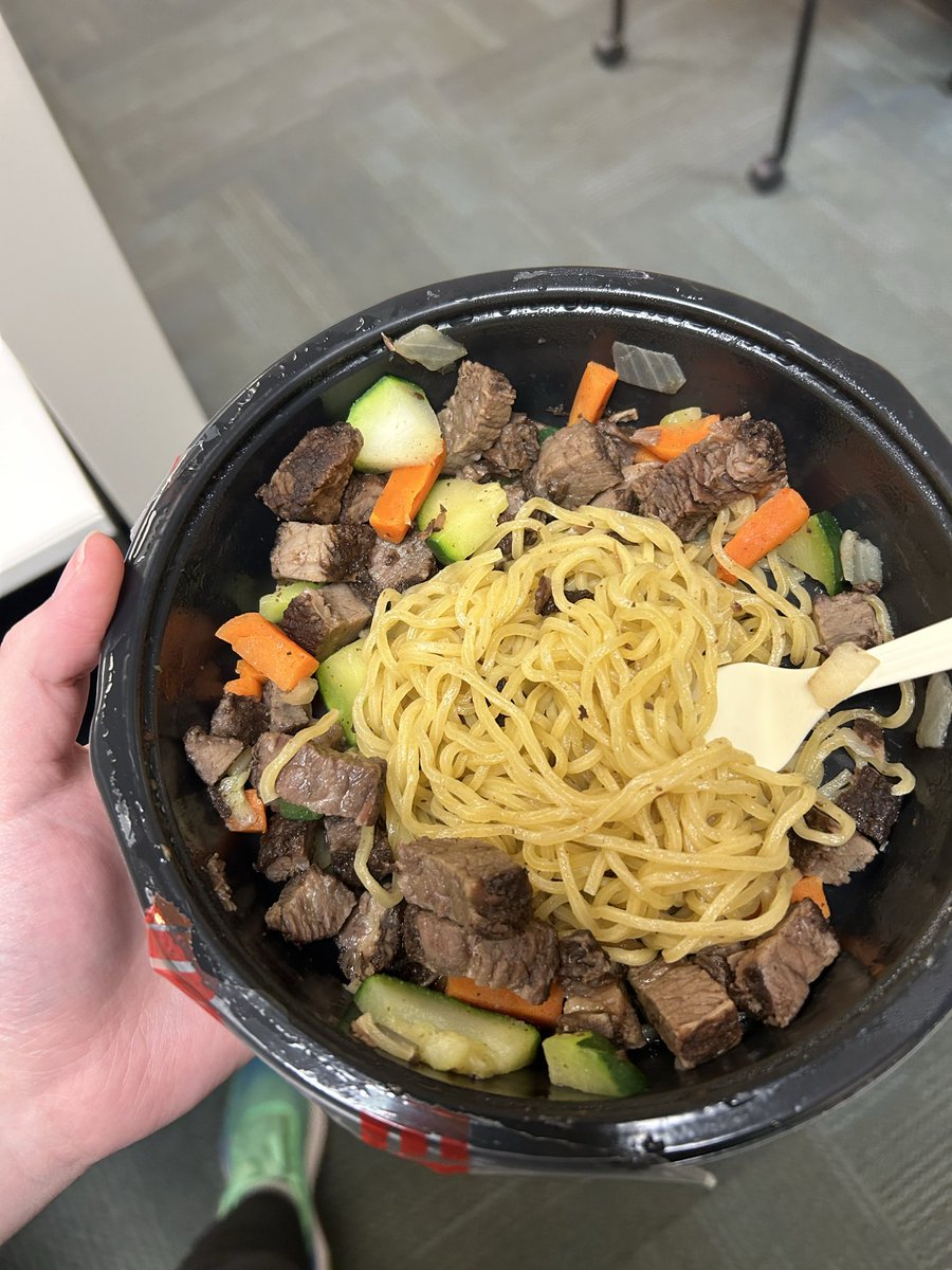 wolfejaws's tweet photo. Dusted off my twitter just for this. 

@Benihana My yakisoba had no sauce? 😭 I wanted to use the contact us form but it wanted me to input a restaurant address. 

Anyway I eat these constantly and I’ve never gotten a sauceless one before. Good steak amount though…. https://t.co/RhUe5JyxSy
