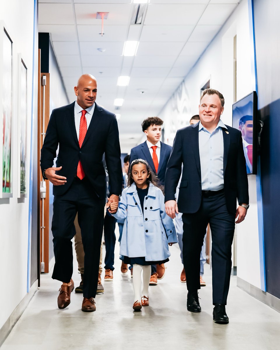 Titans's tweet image. In the building #TitanUp