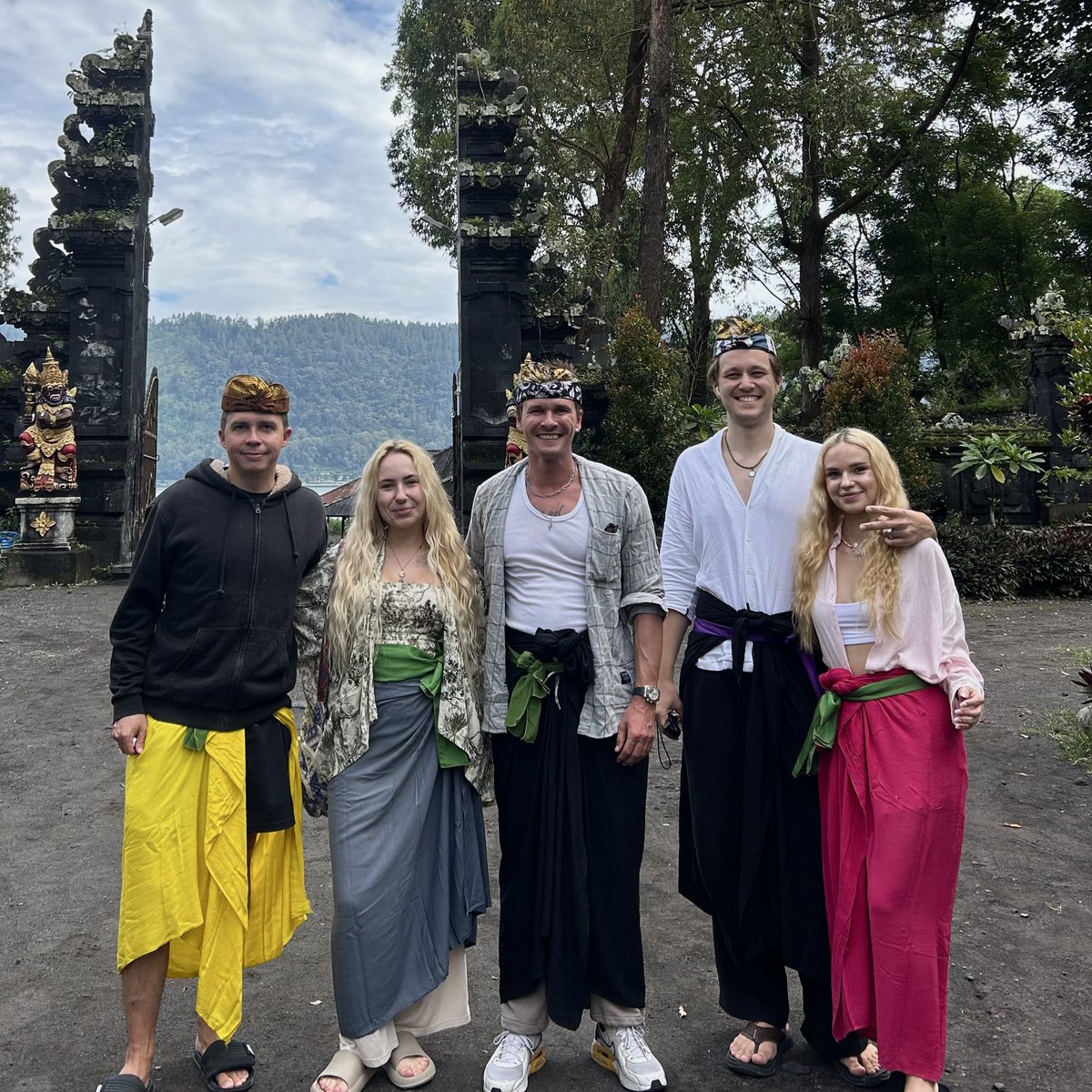 Кролик ваших снов tweet media