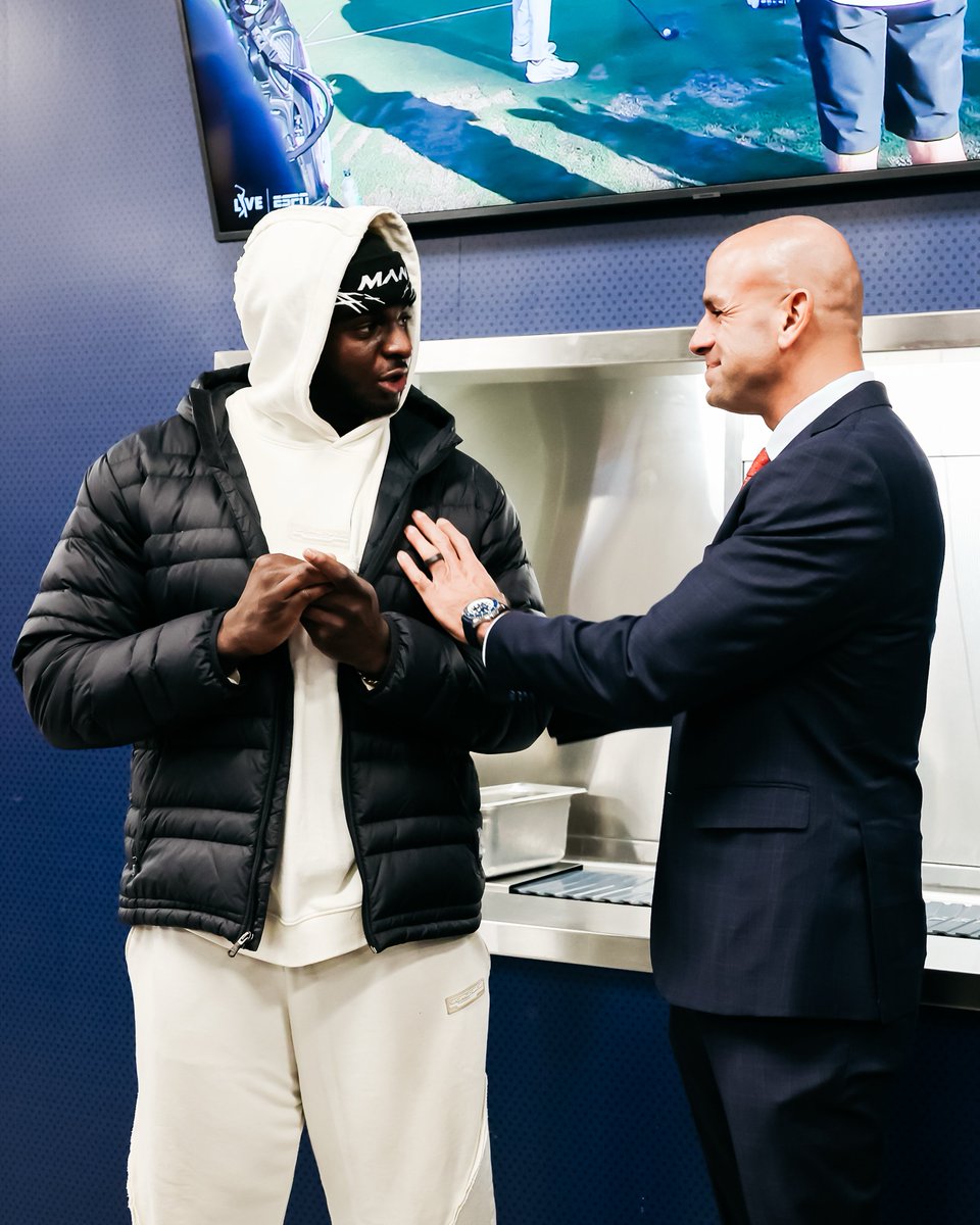 Titans's tweet image. In the building #TitanUp