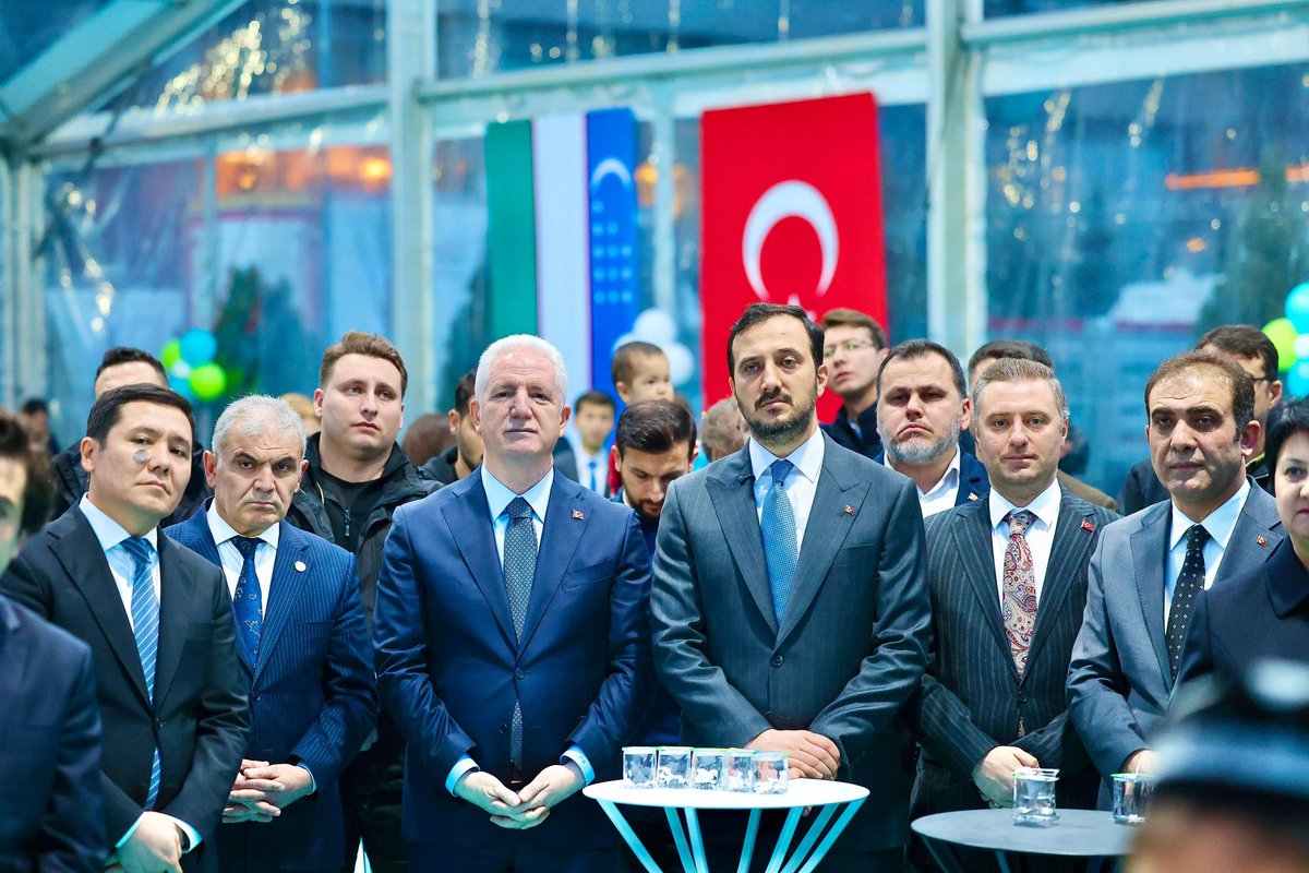 Türkiye Cumhuriyeti ve Özbekistan Cumhuriyeti himayesinde, ülkemizde inşa edilen okulun yapımına yönelik taş koyuş merasimine katıldık. Sayın Cumhurbaşkanımızın canlı yayın bağlantısıyla teşrif ettiği okul; İki ülke arasındaki dostluğun ve kardeşliğin simgesi olacak. Hayırlı,