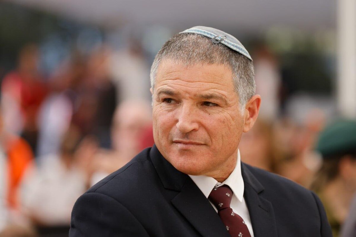 ynetalerts's tweet image. הותר לפרסום: קרוב משפחה של ראש השב"כ חשוד בהברחת סחורה לעזה
bit.ly/4bUVpuA