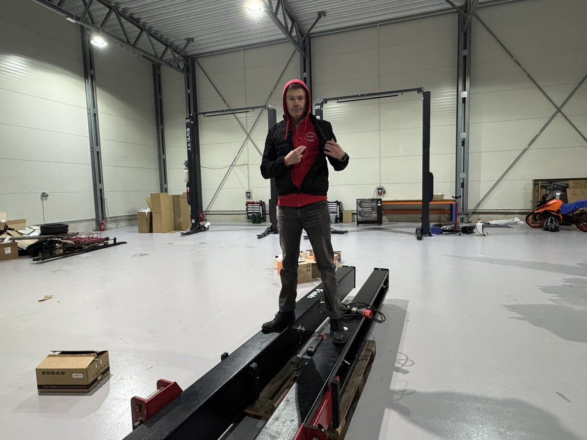 EvRepairGarage's tweet photo. 📦🏠 The never-ending story… Mission: Changing Location! 🦾🦾🦾 https://t.co/rQRdV8ISph