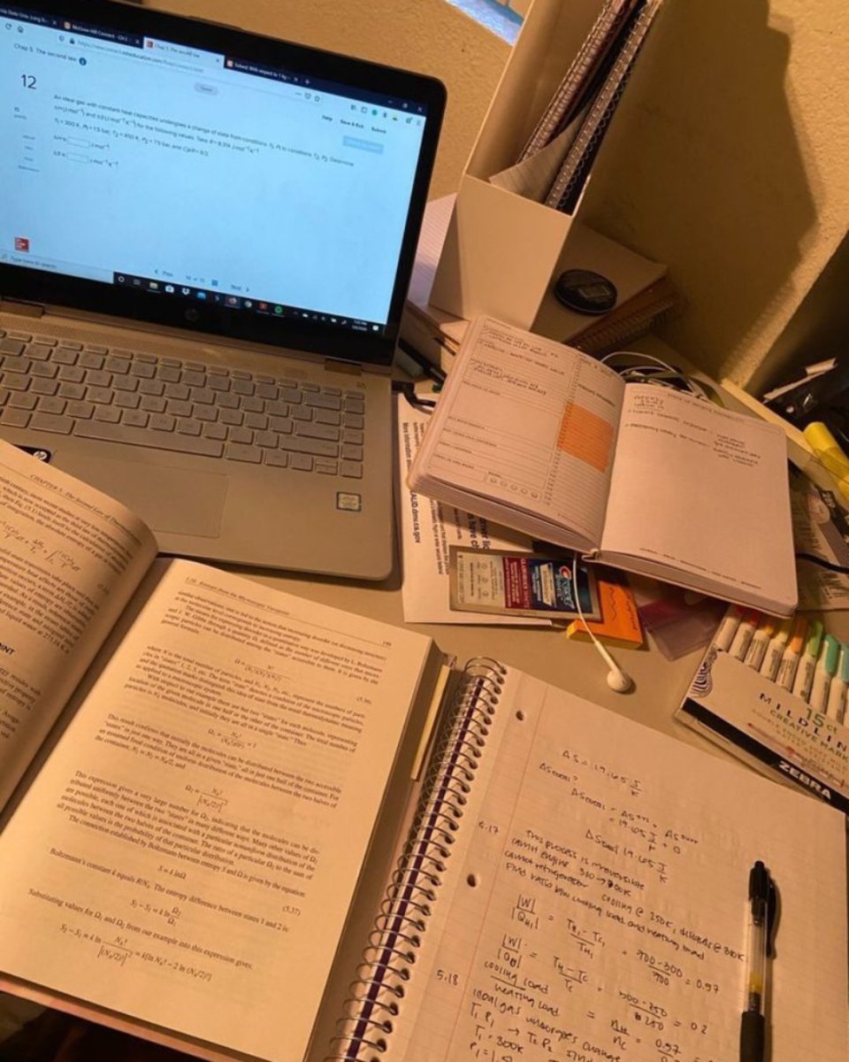 Rodrigo_Gar93's tweet photo. Me toco hacer tareas hasta noche😔 https://t.co/EkV9wADrVf