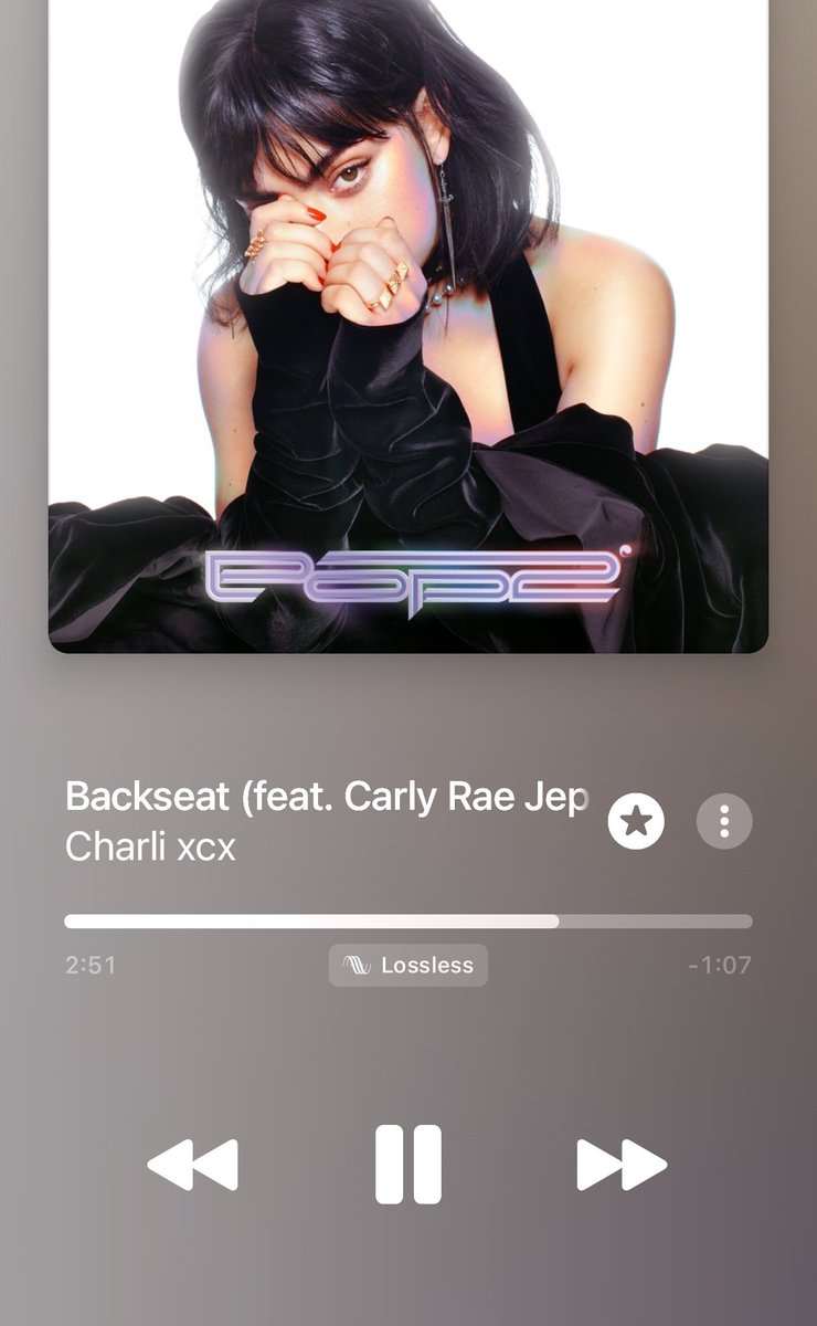 erenaisyonce's tweet image. something about charli xcx, she always opens her albums with a 10/10 track