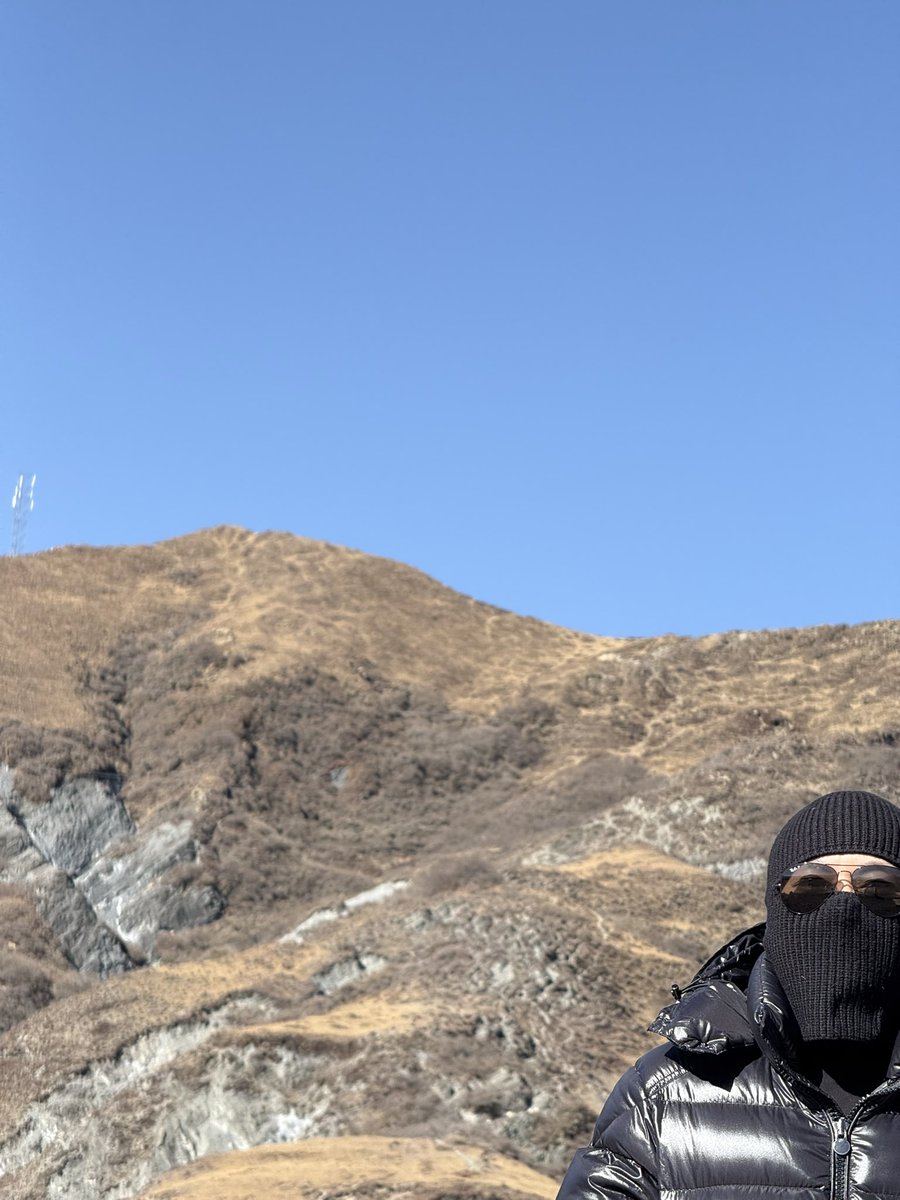 人是没有能力想象从未见过的事物的。我亲历过我觉得人类历史最糟糕的时候是312，那一次，月线连续4次收阴。这一次，4次收阴了。我亲历过我觉得行业历史最糟糕的时候是519，那一次，周线在底部盘整了10周。这一次，磨11周了。已经突破想象力的极限了。有史以来第一次，我已经在为自己的仓位感到羞耻了。