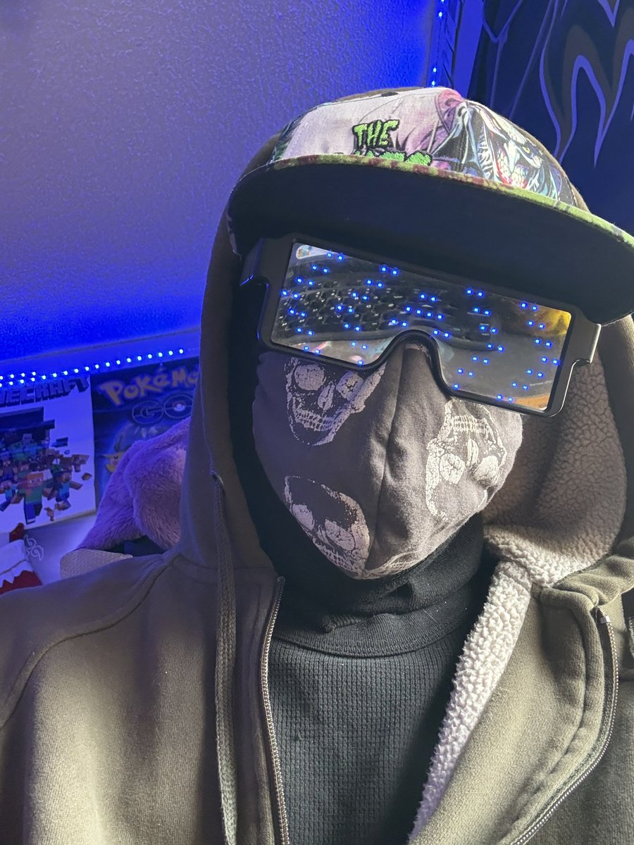 Neyxtou's tweet photo. Oooo Look Neyxtou lighting is so Bright and beautiful #Neyxtou #NeyxtouTheRobot https://t.co/NZbovtovlf