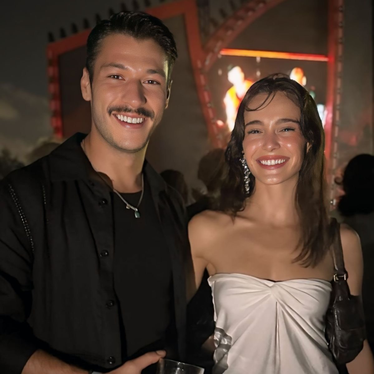 PopFestTR's tweet image. Hafsanur Sancaktutan, sevgilisi Kubilay Aka ile olan fotoğraflarını sildi.

Kubilay'ıın sayfasında fotoğraflar hala duruyor.