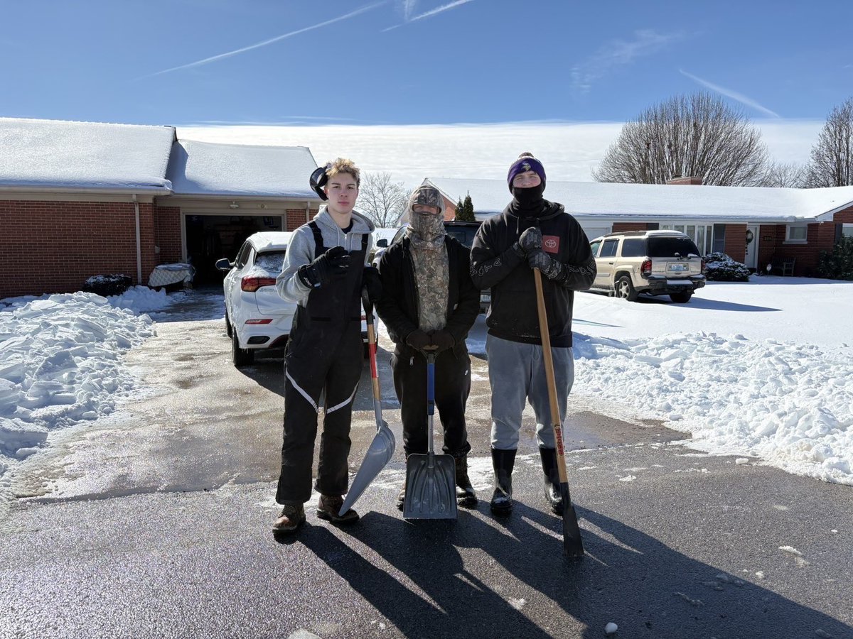 Charlie Ellison tweet media