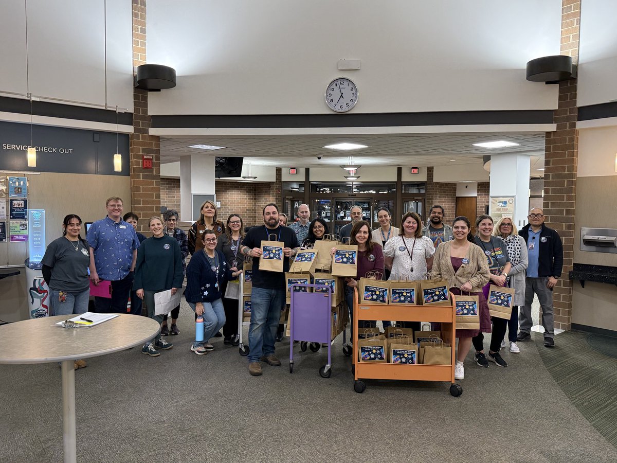 Elk Grove Village Public Library tweet media