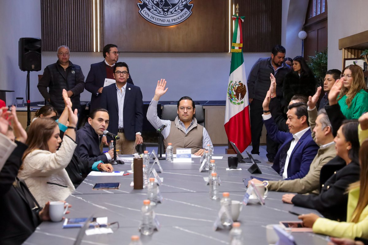 Hoy, en Sesión de Cabildo, dimos pasos importantes para seguir construyendo un Corregidora más participativo y con mejores servicios.
Aprobamos el Reglamento de Participación Ciudadana, para que tu voz tenga más fuerza, y también el programa de trabajo del Instituto Municipal de