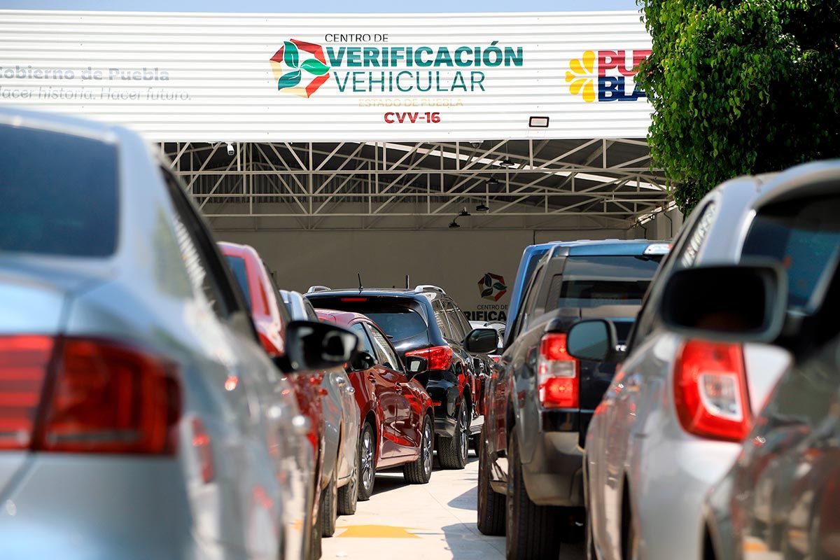 jmatuk's tweet photo. Si tienes un coche híbrido MHEV ya no podrás obtener el holograma 00 en CDMX y EdoMex sólo por tener un "híbrido" y tendrás que seguir el programa Hoy No Circula. Por otro lado, los híbridos HEV, PHEV y REEV sólo estarán exentos de verificación por 6 años, y no por 8. https://t.co/TPIYUSYFBw