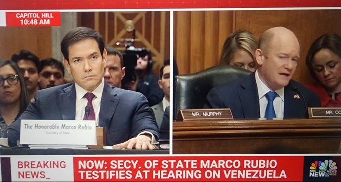Cuando Marco Rubio admite ante el Senado, que el Chavismo es quien tiene pueblo en Venezuela, tiene control político, tiene mayoría institucional y apoyo total de la FANB, esta reconociendo que Nicolás Maduro fué quien GANÓ las elecciones en 2024.
Se dió un "tiro en el pie".
