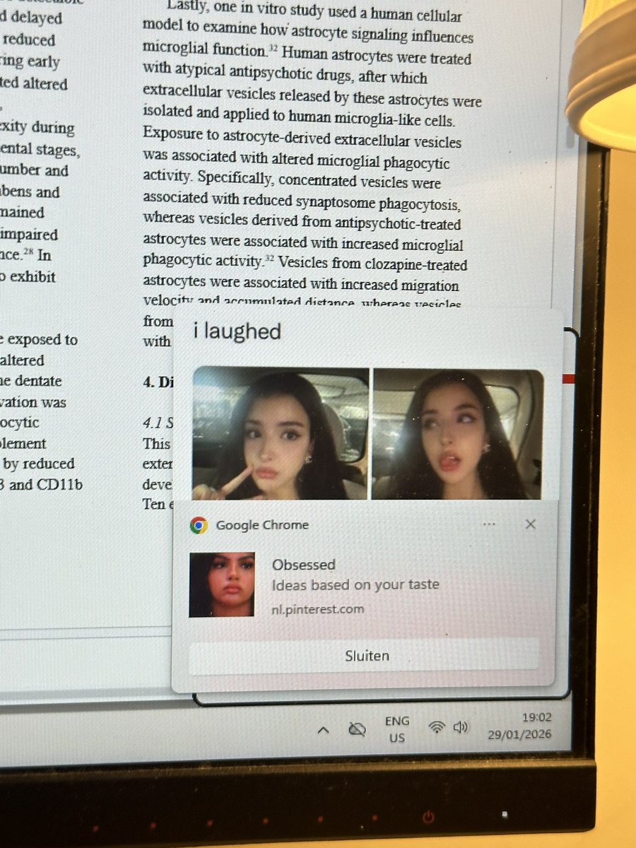 junssflowers's tweet photo. tell me why im working on my thesis n i get a pinterest recommendation of a tweet i made when i was 14 . WHO UPLOADED THIS ON PINTEREST?????😭😭😭😭 https://t.co/6ASCGreg60