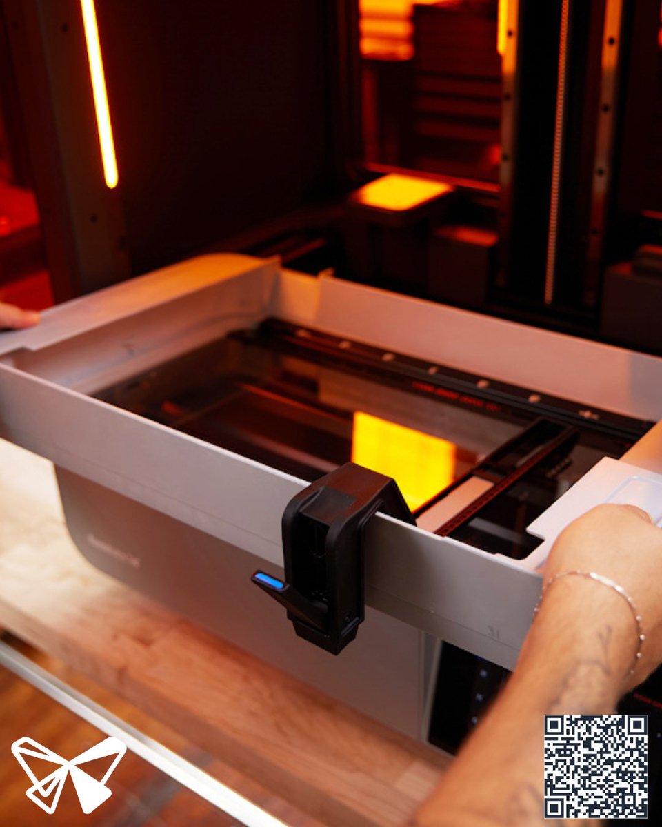 Source Graphics tweet media