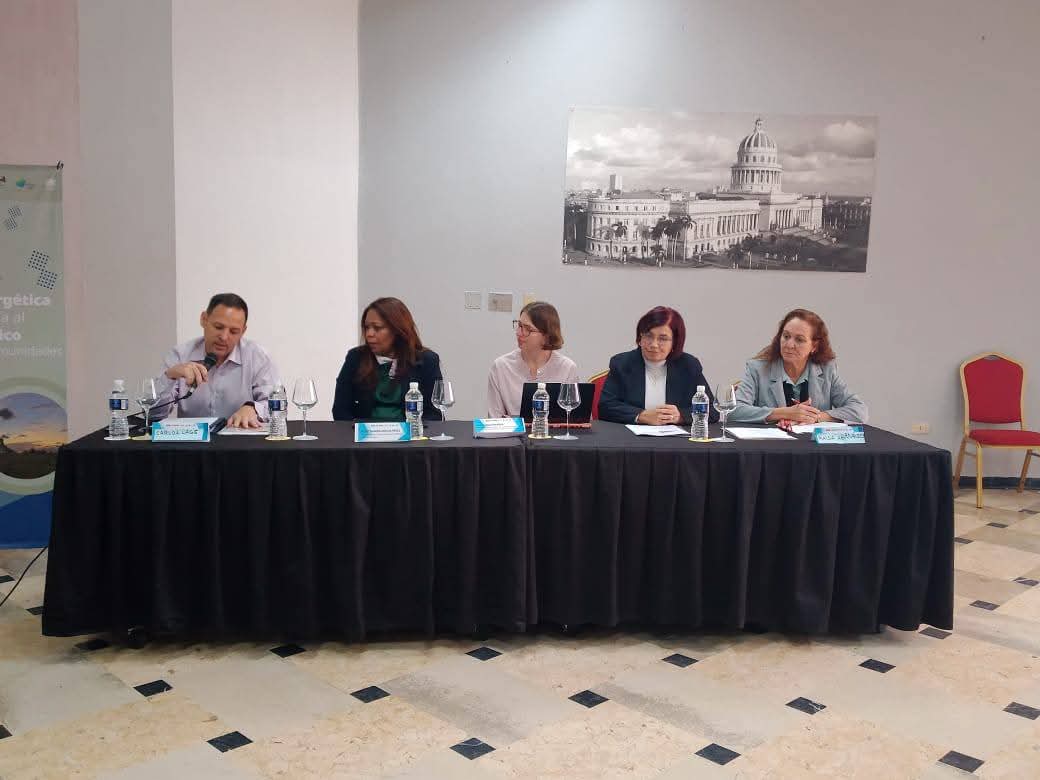 ElbaSague's tweet photo. Continúa hoy el Panel Internacional de Expertos Instrumentos financieros tecnológicos y de política para un desarrollo urbano y de viv bajo en carbono y resiliente al clima en Pequeños Estados Insulares en Desarrollo con la participación de especialistas #INOTU de distintas prov https://t.co/UfdxkAEmjf