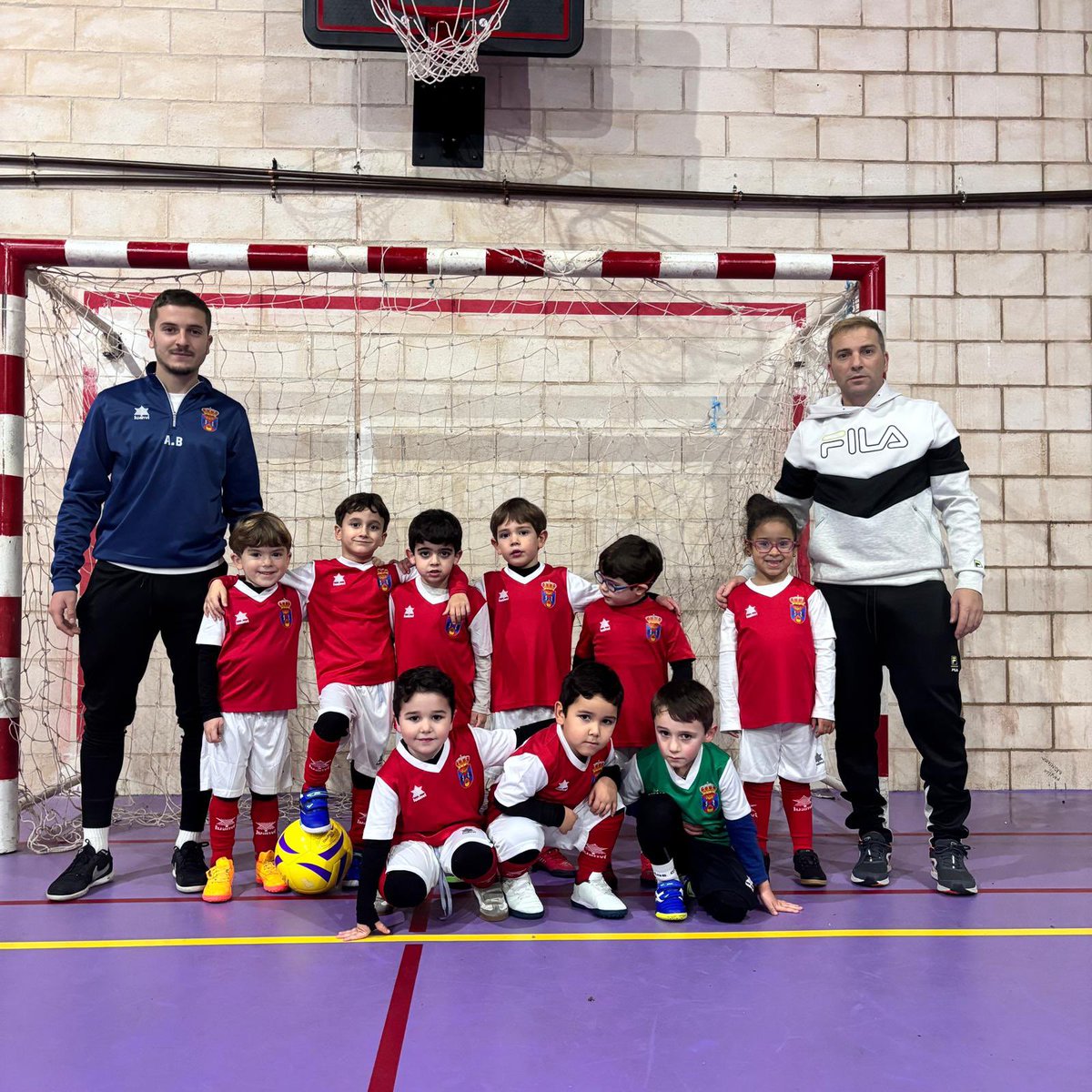 Hoy nuestros zagalines han disputado su segundo partido frente al C.D. La Roca.
Nos encanta ver cómo nuestros más peques van aprendiendo, disfrutando y creciendo partido a partido, siempre con ilusión y ganas.

¡Así da gusto ver el futuro del club! 👏💪❤️