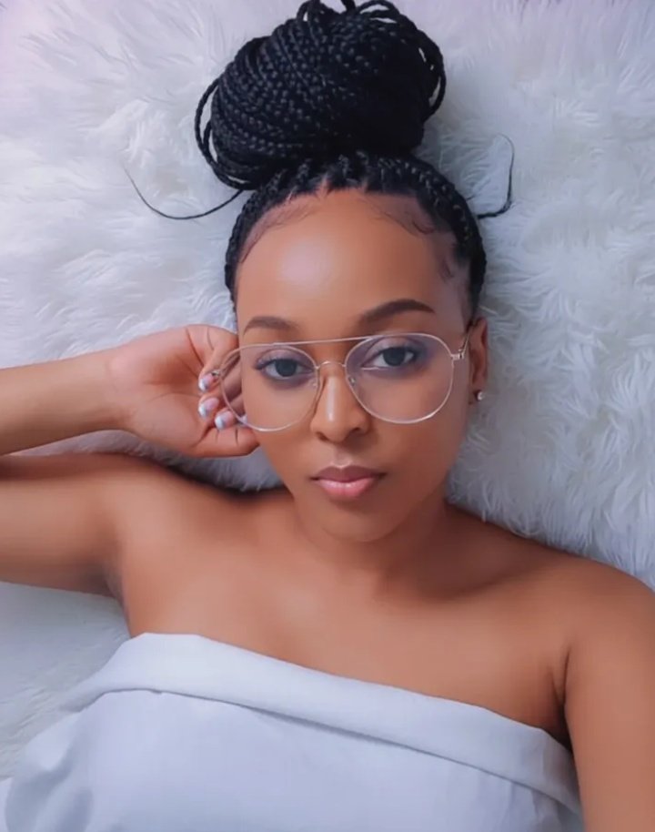 aime_mwizaa's tweet photo. Good night my lovely people 🥰 https://t.co/Z0vRlj8pDz