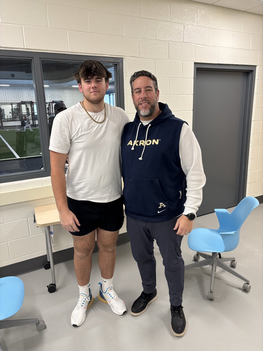Bradenchaffin5's tweet photo. After a great conversation with @Coach_J_Rod I’m blessed to receive an offer from the University of Akron!! @BallCoachJoeMo @ZipsFB @SHSTitansfball @CoachRyanReason @smsbacademy @DaBossHog_ @BossHogAcad @AllenTrieu @TheD_Zone @ryanobleness https://t.co/mmv3rpRirk