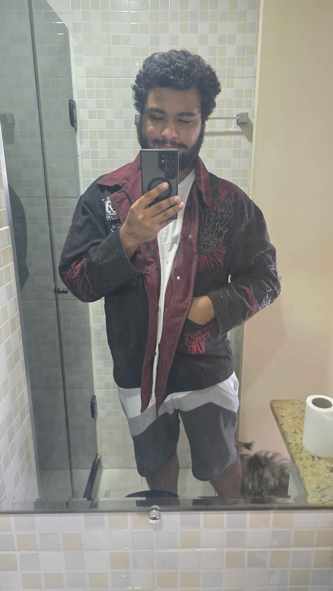 clawesr's tweet photo. Não quero postar no Insta então vou postar aqui que chegou minha jaqueta de Magnus Protocol https://t.co/S0ZUQkn9iz