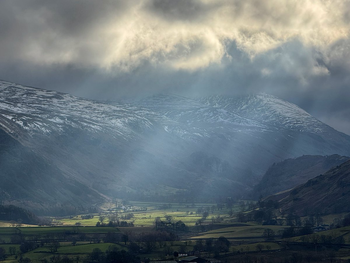 terrybnd's tweet image. St John’s in the Vale living up to its name by the weather gods this afternoon 😊 #lakedistrict #phonepic