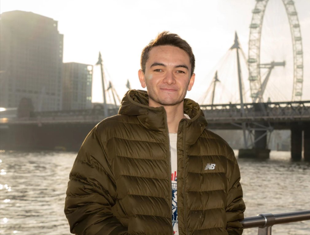 Sportzhub's tweet photo. British Olympic champion Alex Yee has confirmed his intention to race in London this summer, with Olympic-distance triathlon returning to the capital for the first time in more than a decade as part of the London T100  https://t.co/Jjk26xA5aq   #AlexYee #WTCSLondon #LondonT100 #Triathlon #OlympicTriathlon #T100Triathlon