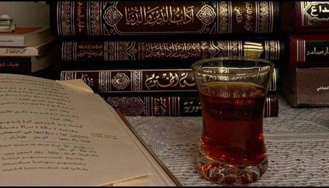 Evliliğin;
Geniş evlere ve süslü eşyalara değil, asil ruhlara ve iyi aile ilişkilerine ihtiyacı vardır.