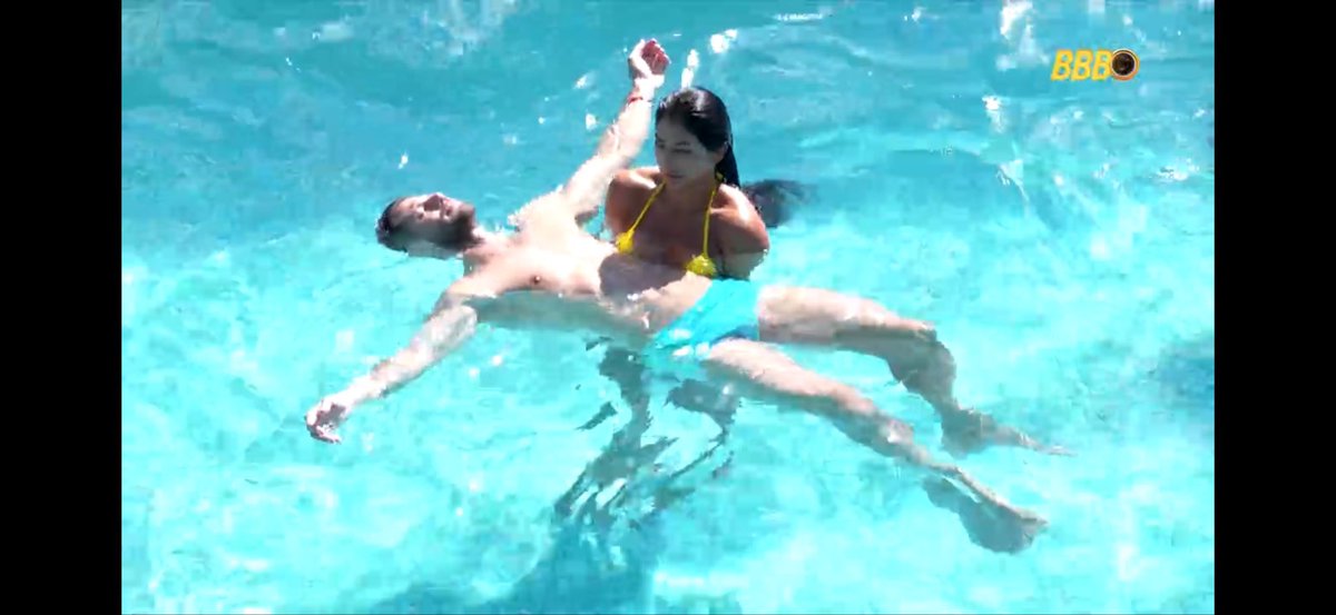 beatxriz's tweet image. loiro alemao com problemas psicologicos descansa sobre os bracos abencoados por tupã