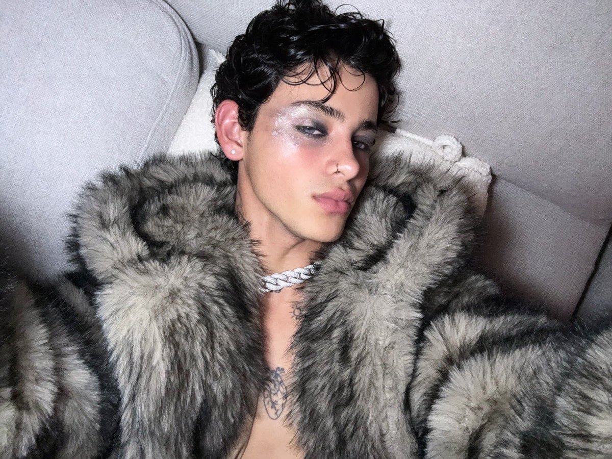 Euphoria boy 💫
#makeup #euphoriaseason3