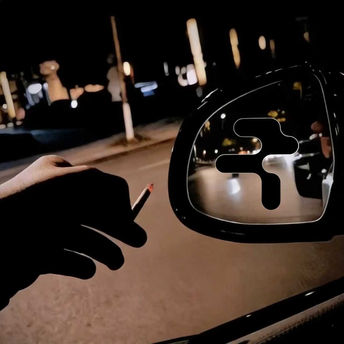 男人该有的样子

克制、深沉、抽烟、小酌，

喜欢独处，

半点斯文，半点猥琐，

三观正，身体健康。

白天对付生活，晚上和灵魂对峙。

你可以消沉，可以抱怨，甚至可以崩溃，

但不能丧失自愈的能力。

要学会及时止损，人生不要赢，

但绝不能输给过去的错误和愚蠢。

谋生的路上，不抛弃良知。