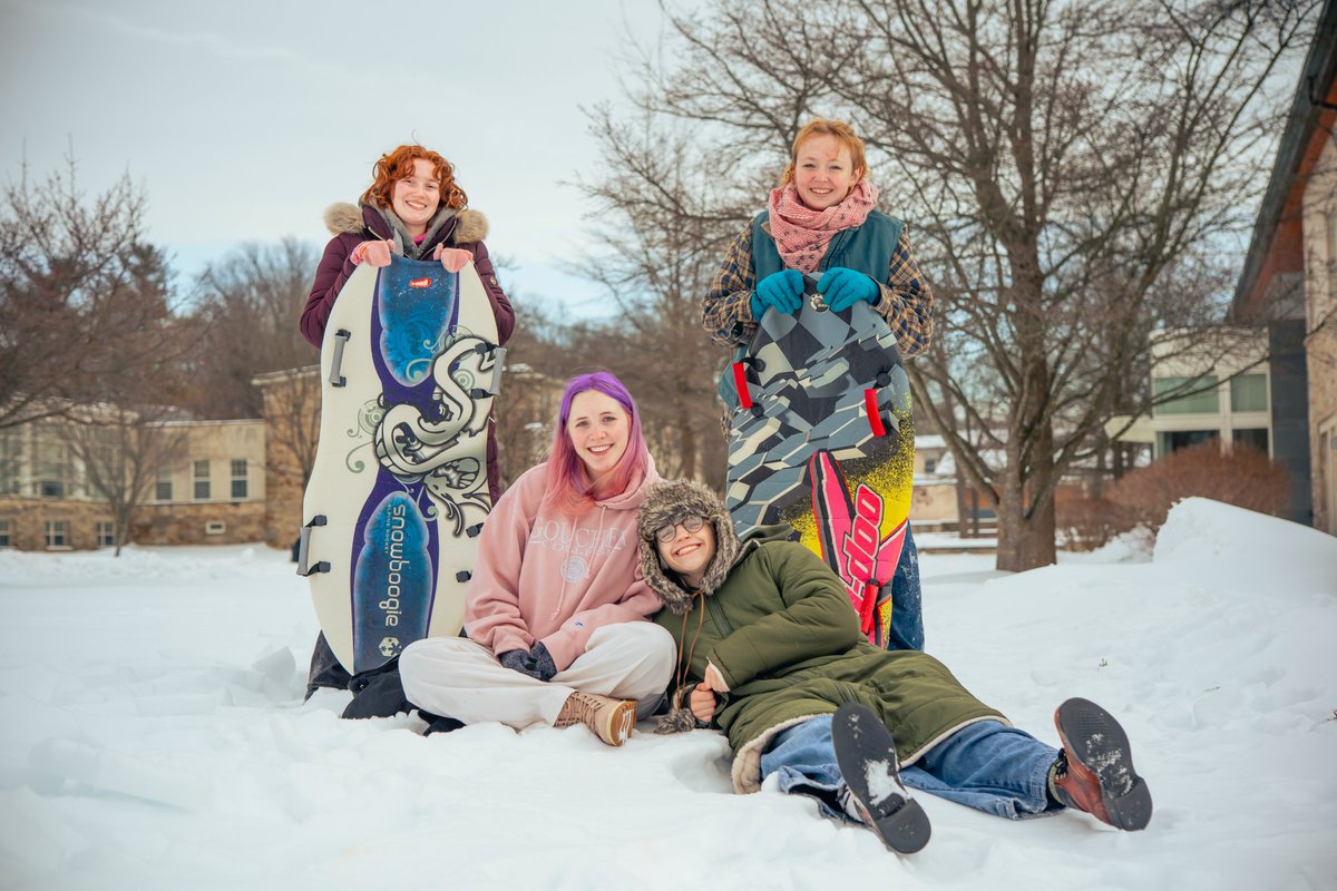 gouchercollege's tweet image. Even with the frosty start, there's smiling faces, fresh notebooks, and a whole lot of excitement in the air. Here’s to a new semester at Goucher!❄️

#GoucherCollege #GoucherProud #SpringSemester2026 #thursdayvibes