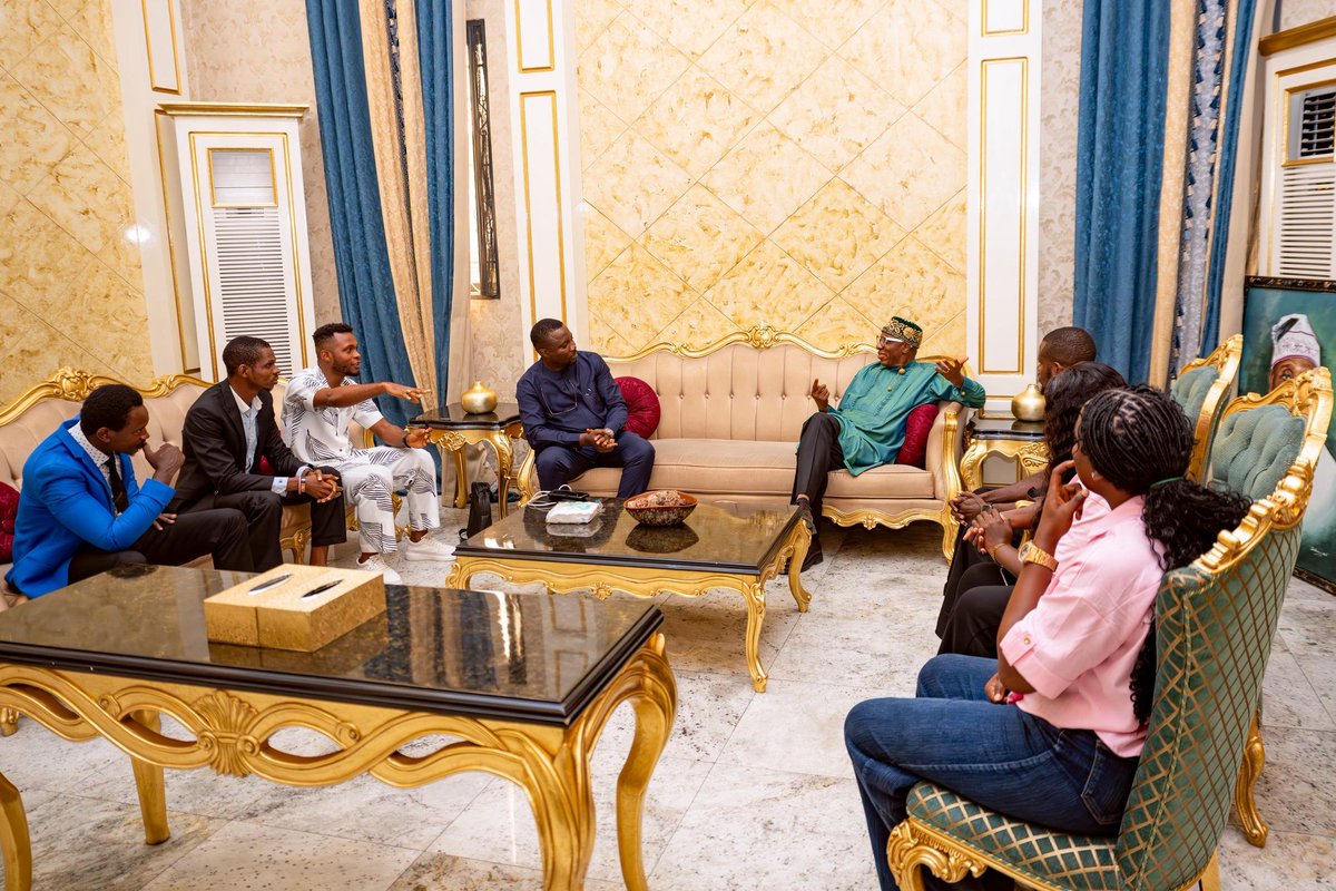 CRA_Advocacy's tweet photo. THE MAN. THE PEOPLE. THE MISSION. 🇳🇬

Members of the CRA Advocacy Network in Rivers State met with HE Rotimi Amaechi in Port Harcourt earlier today. https://t.co/kx27MMTyWx