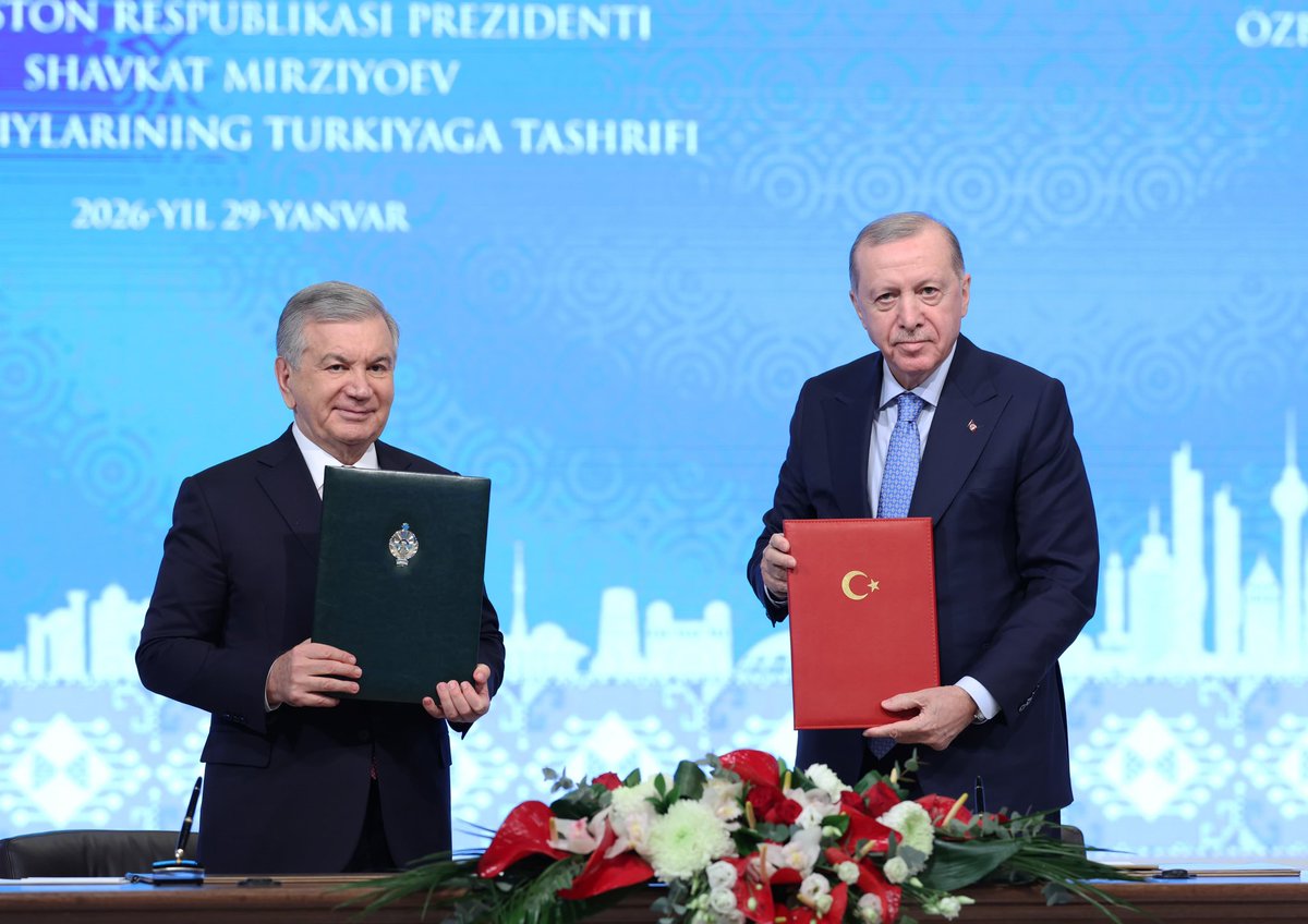 Cumhurbaşkanımız Sayın <a href="/RTErdogan/">Recep Tayyip Erdoğan</a>’ın, Özbekistan Cumhurbaşkanı Sayın Şevket Mirziyoyev ile birlikte Cumhurbaşkanlığı Külliyesi’nde gerçekleştirdiği törende, ülkemiz ile Özbekistan arasında sağlık hizmetleri ve sağlık turizmi alanlarında yürütülecek iş birliklerine yönelik