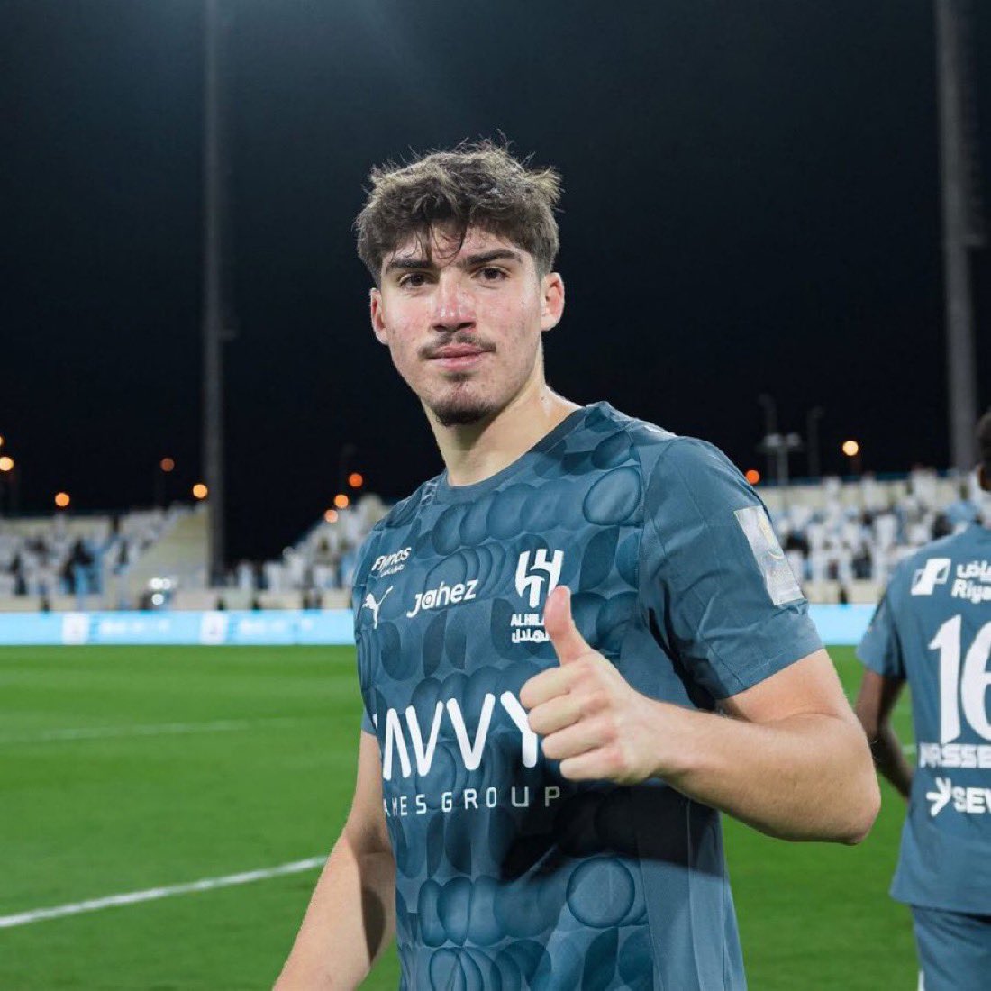 L1hfc2's tweet photo. هل بابلو ماري افضل من يوسف فنياً ؟! لا
طيب اصغر منه بالعمر ؟! لا
طيب مناسب اكثر لأسلوب الفريق ؟! لا

والله مادري ليه هذه الصفقه ولا ادري كيف اقتنع فيه إنزاغي وأصر  على قدومه ..
وكل مباراه يستبعد يوسف رغم انه افضل من بمراحل 

صفقه كارثيه ولا تدري وش الفايده منها !! https://t.co/1SMIpLsRJi