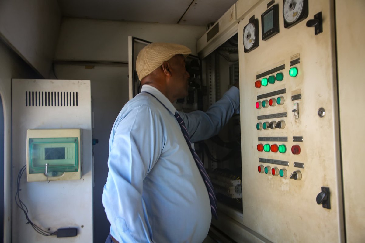 E_RdgzDavila's tweet photo. Historia, orgullo y desafíos en el Día del Trabajador Ferroviario https://t.co/4Z5AkSIp3Q https://t.co/Ue90MCZzqe