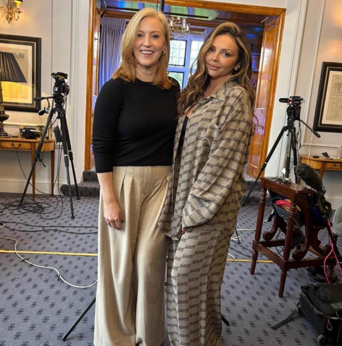 Make sure to tune into <a href="/SkyNews/">Sky News</a> Tonight at 8pm to listen to Jesy’s interview with <a href="/skysarahjane/">Sarah-Jane Mee</a> talking about SMA 🤍🫶👏