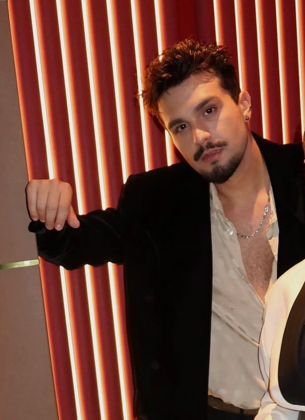 vivendo de migalhas 😭😭😭😭💘💘💘💘