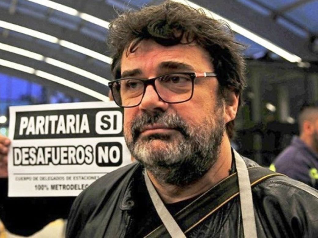 Rendimos nuestro más sentido homenaje a quien fuera la conducción de Metrodelegados el compañero Beto Pianelli 
Se lo va a extrañar en sus incisivas y picantes intervenciones!!
Abrazamos a su familia