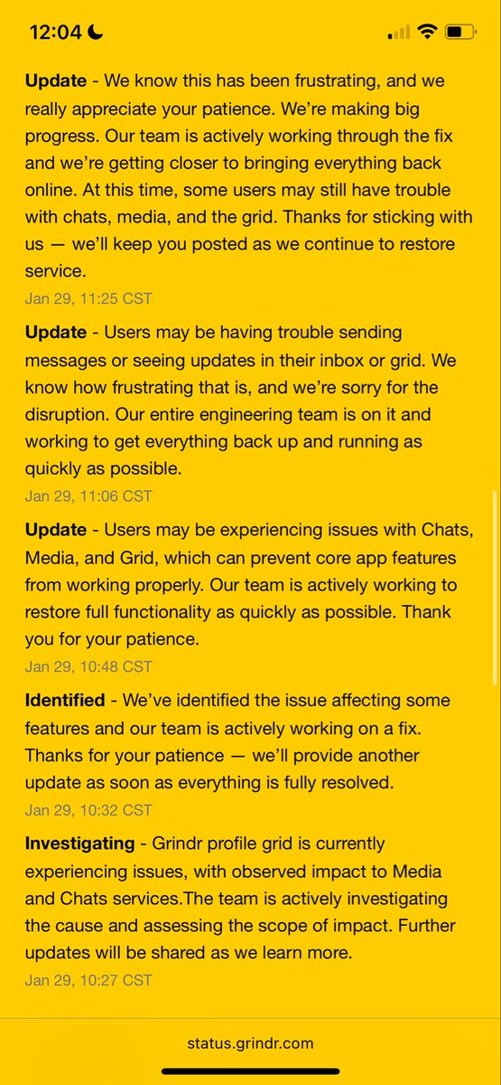 RaaghavGoel's tweet photo. when grindr’s down and the team @Grindr has to post updates underlined with panicky tones to calm down the horny gays 😌 https://t.co/F5dwCqjtVK