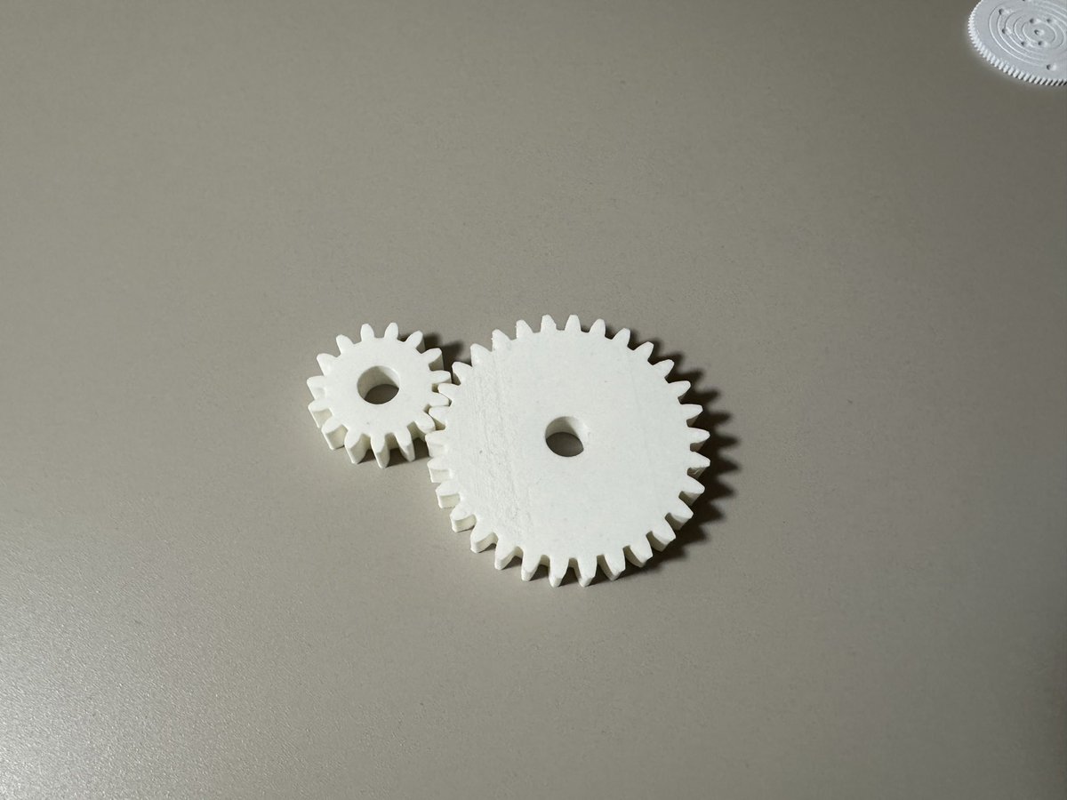 eco_ji's tweet photo. アドインという素晴らしき機能により
歯車のモデル作成を習得したので
早速お遊び。

スピログラフって言うんだってさ

2mm以下の細かい造形は全然寸法出ない

べべルギアでも
簡単に作れる機能はあるんだろうか🤔 https://t.co/LFwVGVX5ww