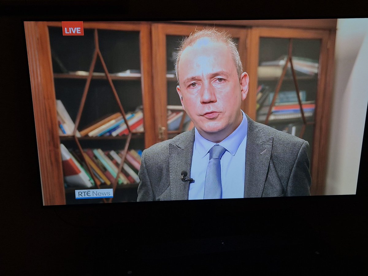 This is a guy called Keith Leonard.  He is the National Director of Fire and Emergency.  This is him on <a href="/rtenews/">RTÉ News</a> The state of his bookcase inspires zero confidence. #floodcontrol #flooding #floodwarning