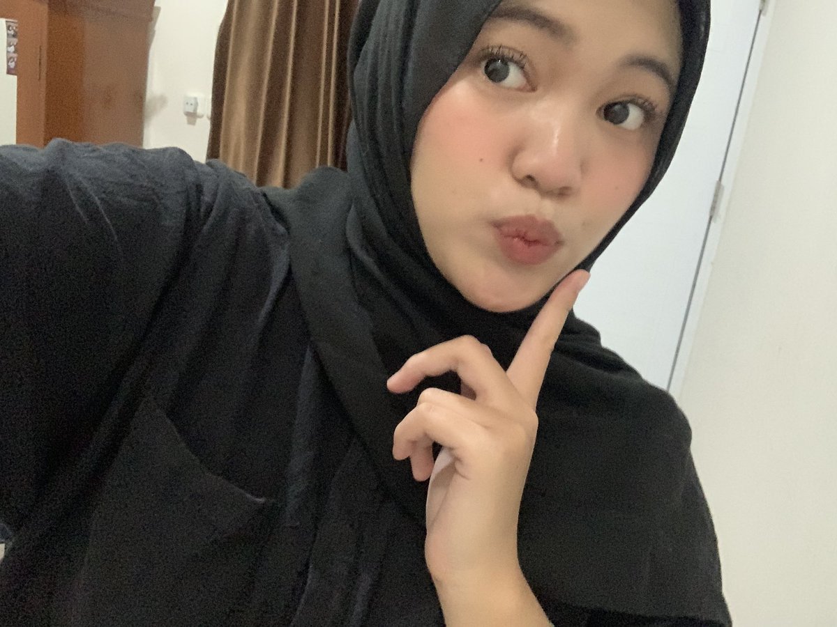 juljilajil's tweet photo. โsantai aja gak sihโ cara gwek bertahan hidup setiap harinyaโฆ #foto pemanis #emang manis https://t.co/WIUNvDmghR