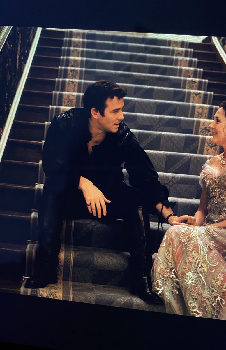 heldlines's tweet image. reunited w mylov