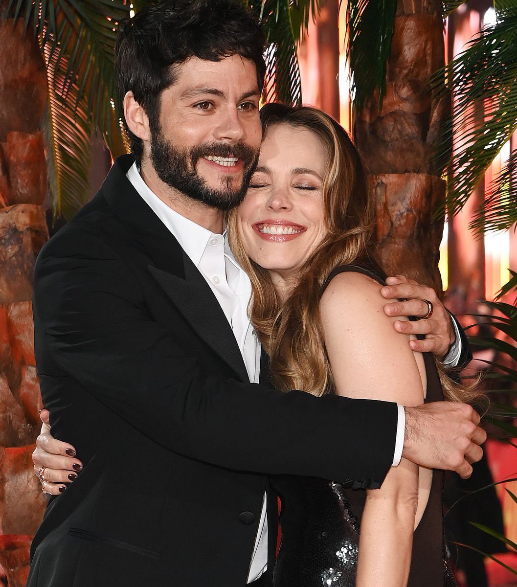 Dylan O’Brien i Rachel McAdams na premierze filmu #SendHelp w Londynie.