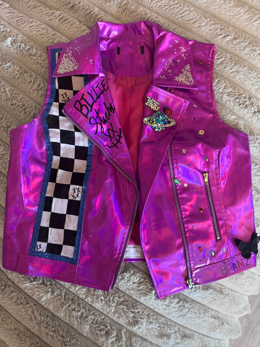 SuperPower Slam Auction, Item #3:

JCW World Champion and ROH Superstar Billie Starkz has donated an autographed, ring-worn vest to benefit the Little Oaks Center for Neurodevelopment!

Bid Now:

zeffy.com/en-US/ticketin…

Buy Tix:

superpowerslam.eventbrite.com