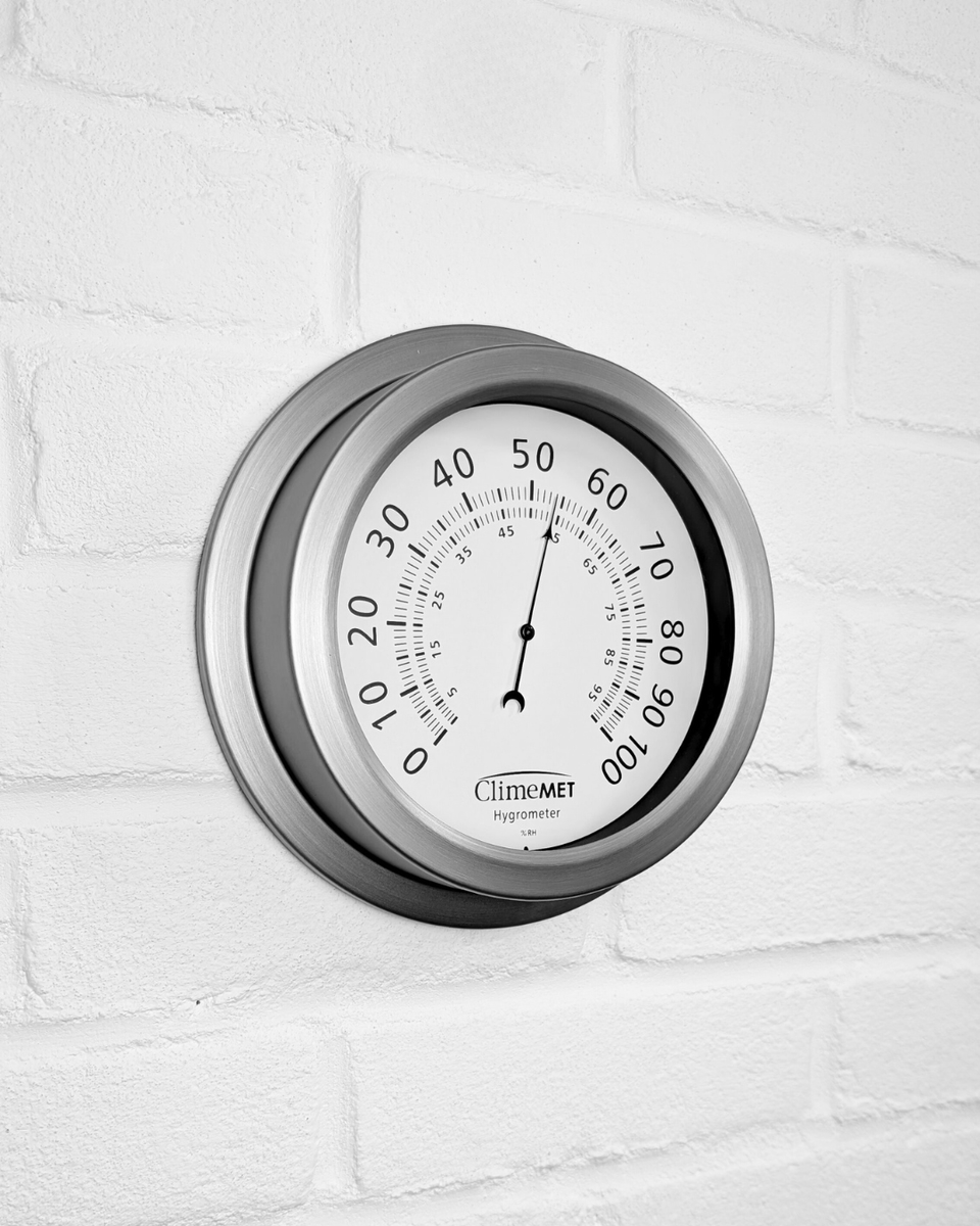 Metcheck's tweet photo. Our popular ClimeMET weather dials are now available in a silver finish!

The same clear, accurate instruments now with a clean, timeless look that suits both traditional and modern spaces.

Shop Now:
 https://t.co/auYU9AI1i8 https://t.co/R1yKVA8mPz