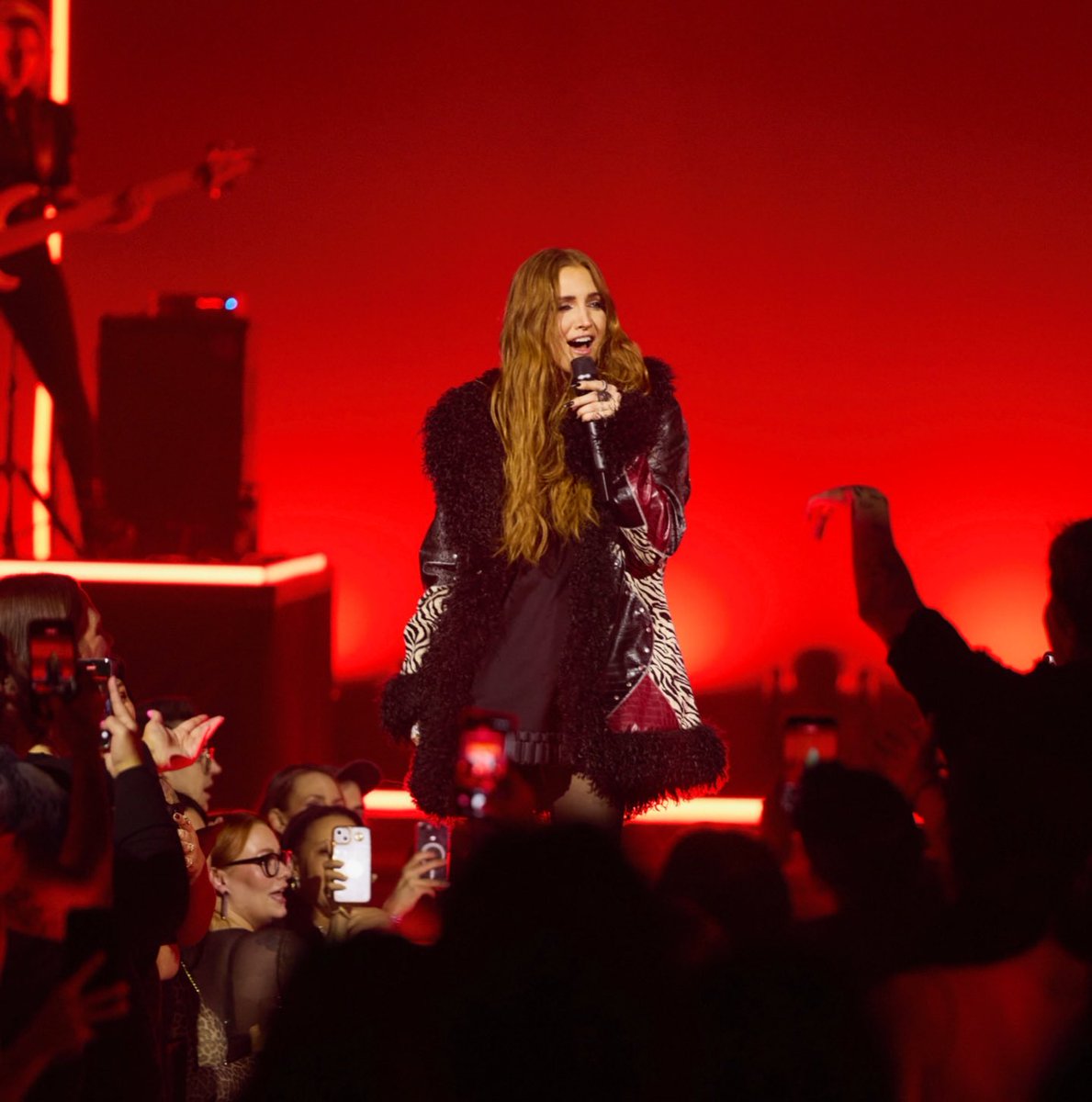 Ashlee Simpson Ross tweet media